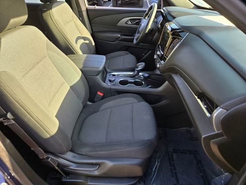 Used 2023 Chevrolet Traverse LT FWD image 15