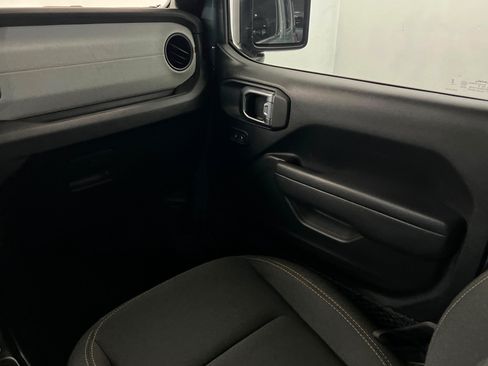 Used 2025 Jeep Wrangler Unlimited Sport AWD/4WD image 11
