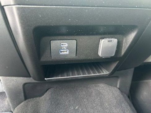 Used 2021 Ford F350 XLT AWD/4WD image 32