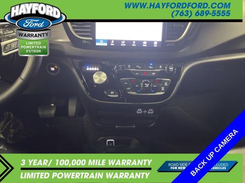 Used 2025 Chrysler Pacifica Select FWD image 19