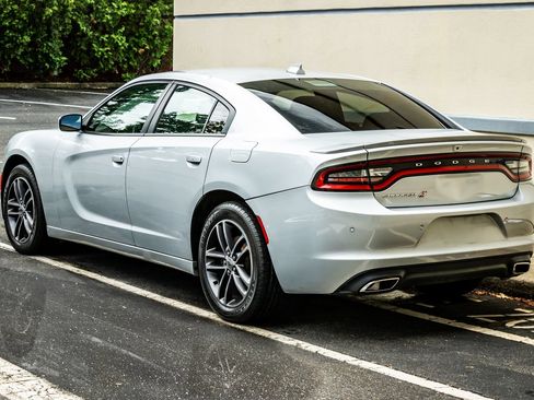 Used 2019 Dodge Charger SXT AWD/4WD image 5