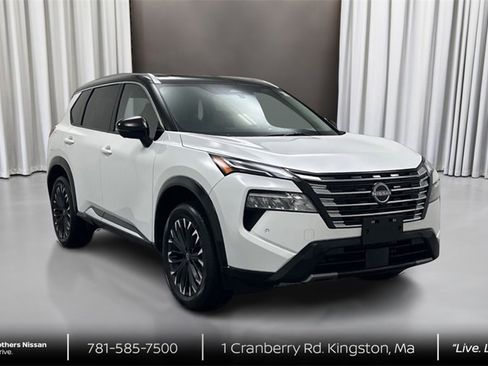 Used 2026 Nissan Rogue Platinum w/ Platinum Premium Package image 3