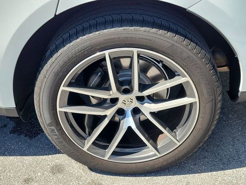Certified 2023 Porsche Macan AWD/4WD image 11