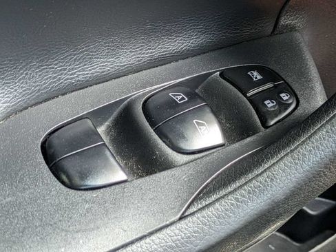 Used 2018 Nissan Altima 2.5 SV w/ 2.5 SV Technology Package FWD image 27