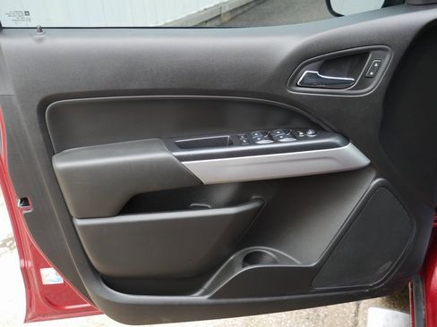 Used 2018 Chevrolet Colorado LT w/ LT Convenience Package image 28