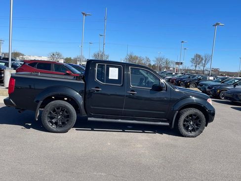 Used 2018 Nissan Frontier SV w/ Value Truck Package image 8