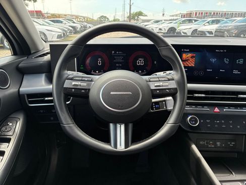 Used 2025 Hyundai Sonata SEL FWD image 29