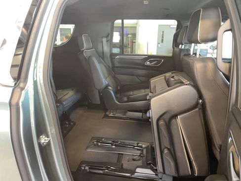 Used 2023 Chevrolet Suburban Premier AWD/4WD image 27