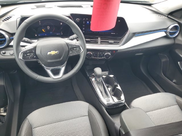 Used 2025 Chevrolet Trax LT w/ Driver Confidence Package FWD image 10