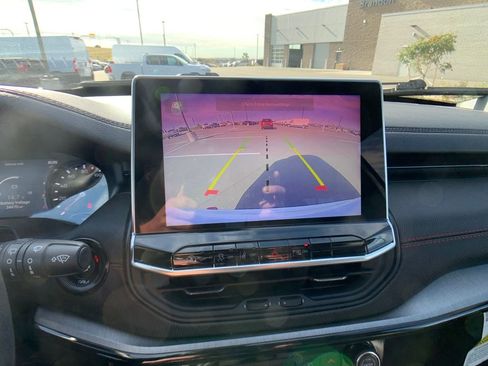 Used 2024 Jeep Compass Trailhawk image 22