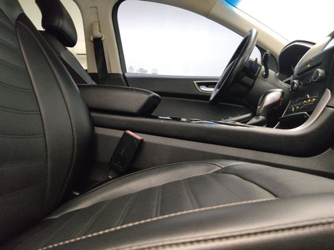 Used 2017 Ford Edge SEL w/ Equipment Group 201A AWD/4WD image 21