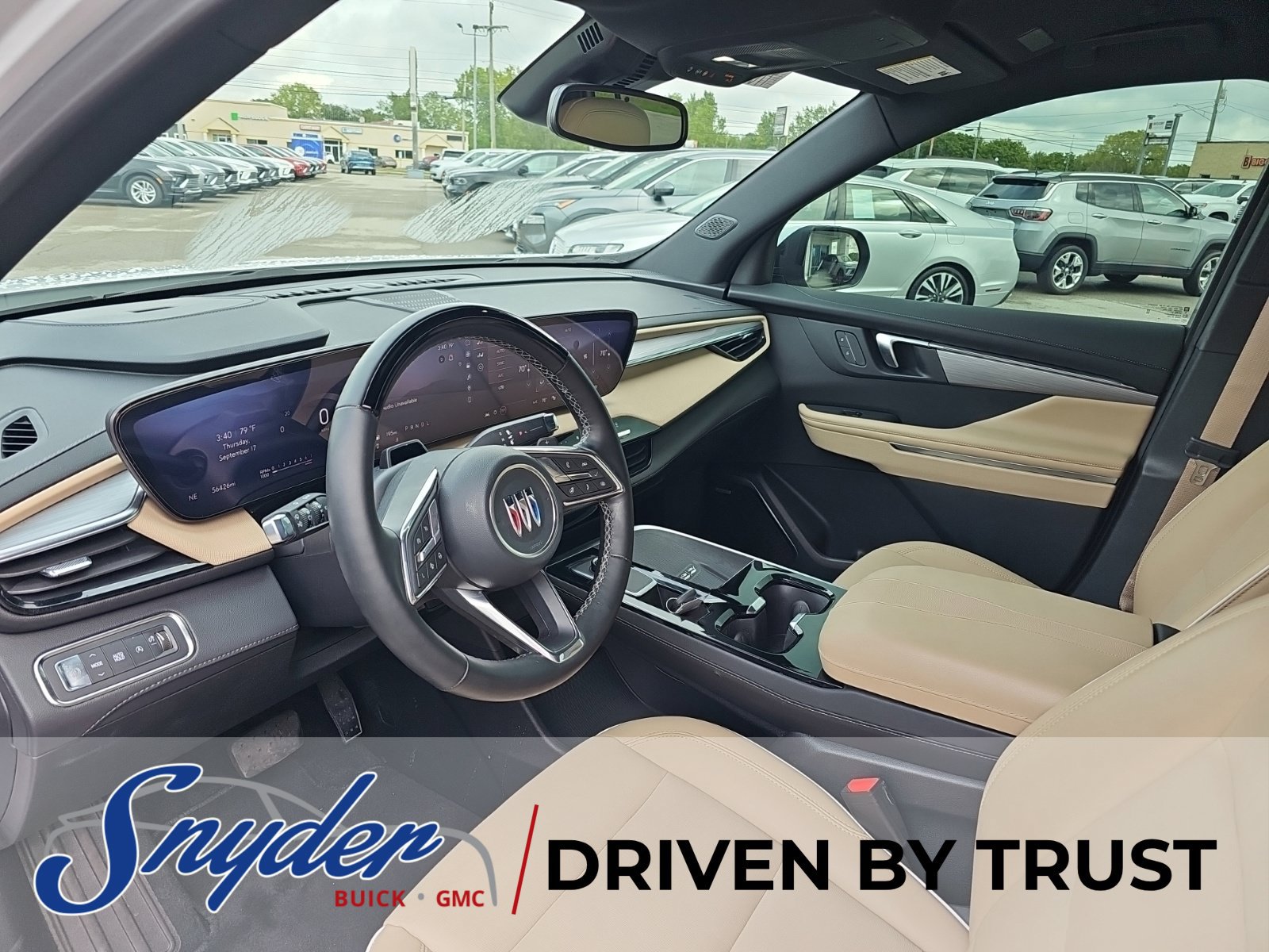 Used 2025 Buick Enclave Preferred w/ Super Cruise Package FWD image 11
