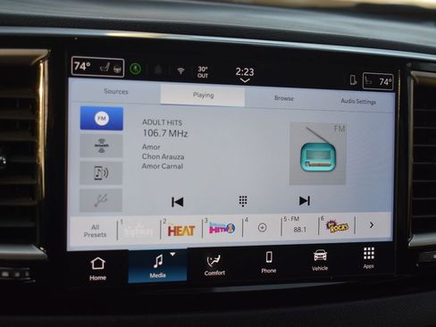 Used 2025 Chrysler Pacifica Select image 30