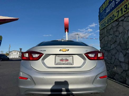 Used 2018 Chevrolet Cruze LT w/ Convenience Package image 6