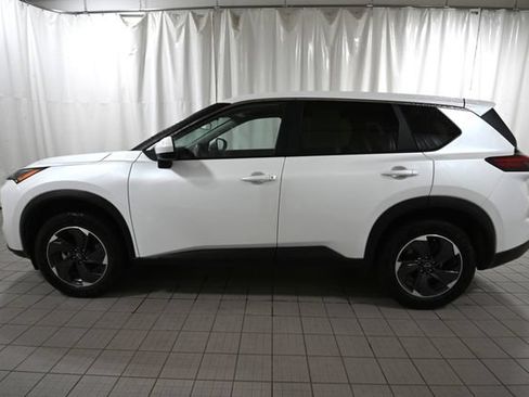 Used 2025 Nissan Rogue SV AWD/4WD image 9