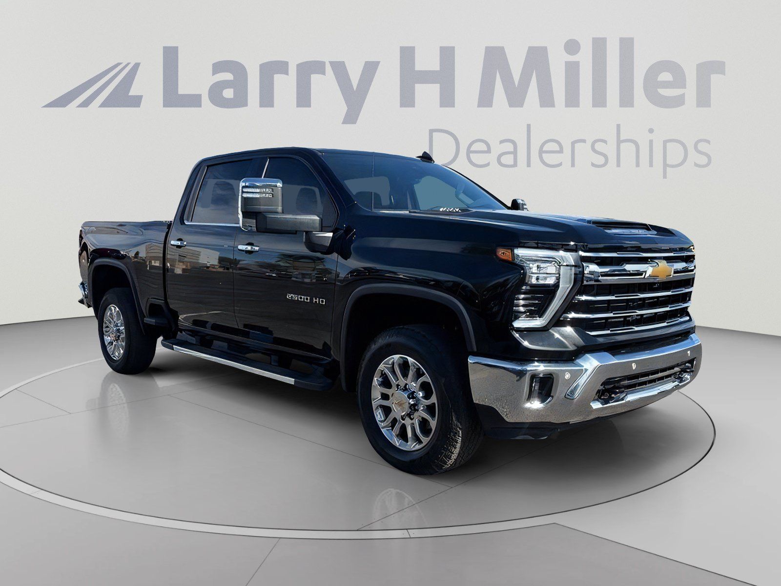 Used 2025 Chevrolet Silverado 2500 LTZ w/ LTZ Premium Package AWD/4WD image 8