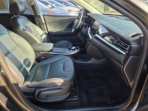 Used 2021 Kia Niro EX Premium FWD image 10