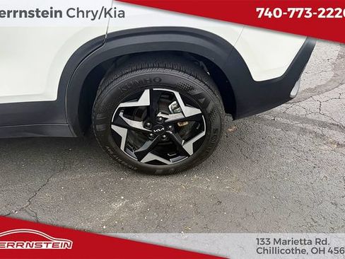 Used 2024 Kia Seltos EX FWD image 23