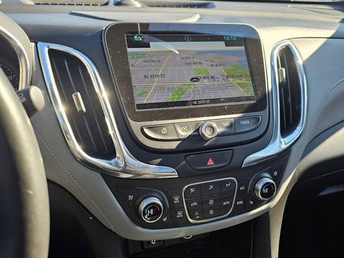 Used 2018 Chevrolet Equinox Premier image 27