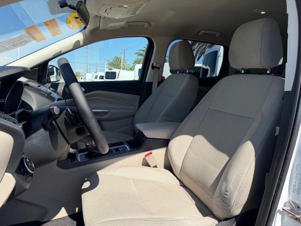 Used 2017 Ford Escape SE AWD/4WD image 18