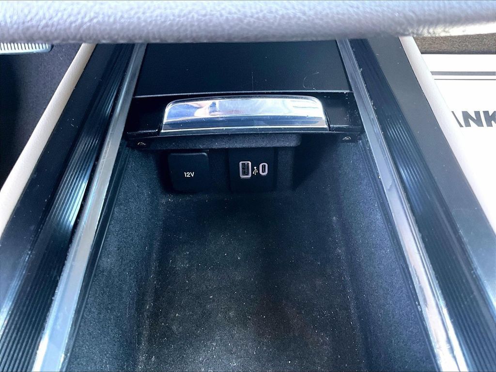 Used 2022 Lincoln Corsair Reserve AWD/4WD image 32