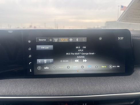 Certified 2025 Nissan Kicks SV image 37