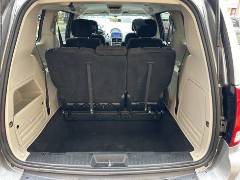 Used 2017 Dodge Grand Caravan SE w/ Power Window Group image 9