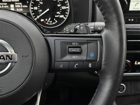 Used 2021 Nissan Rogue SL w/ Premium Package image 21