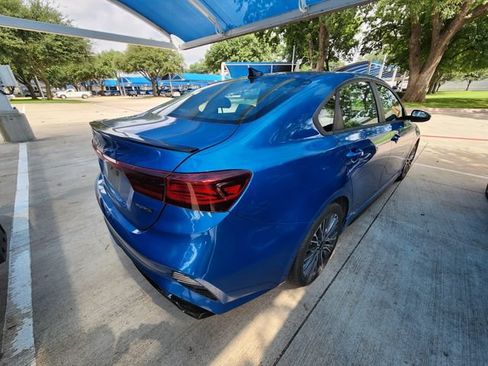 Used 2022 Kia Forte GT-Line w/ GT-Line Premium Package FWD image 4