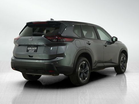 Used 2025 Nissan Rogue SV image 5