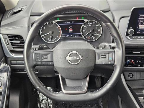 Used 2025 Nissan Rogue SV AWD/4WD image 14