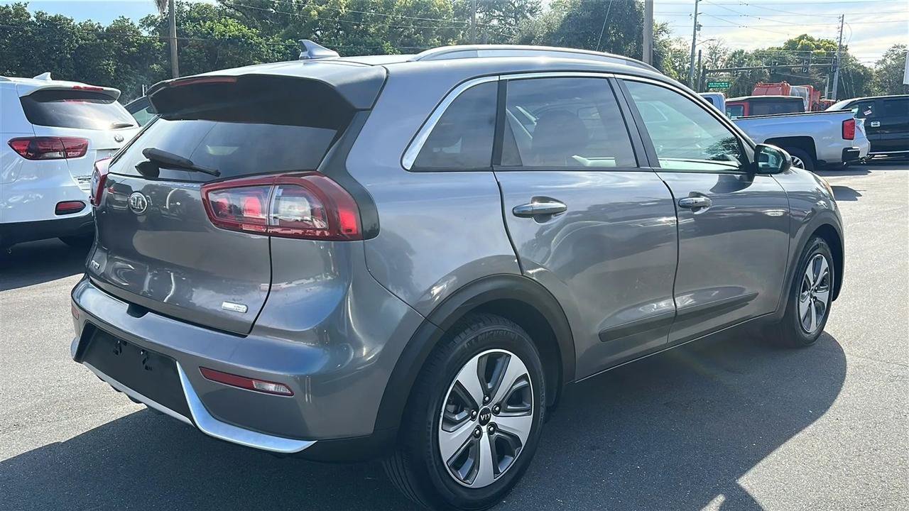 Used 2018 Kia Niro LX FWD image 9