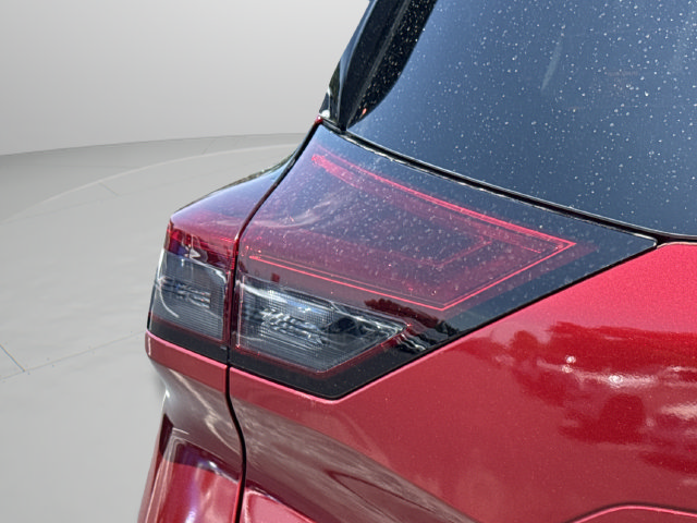 Certified 2025 Nissan Rogue SL FWD image 18