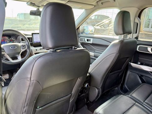 Certified 2023 Ford Explorer XLT w/ Equipment Group 202A image 12