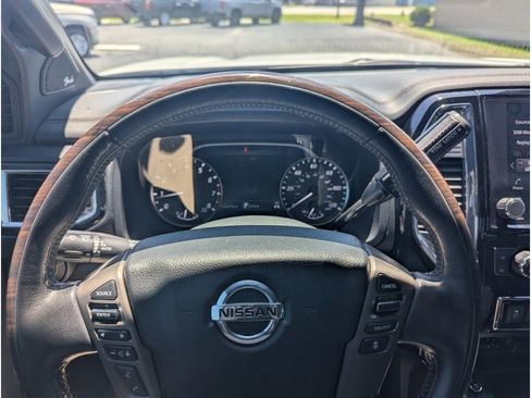Used 2021 Nissan Titan Platinum Reserve w/ Moonroof Package AWD/4WD image 16