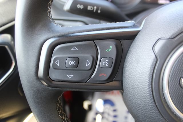 Used 2025 Jeep Wrangler Unlimited Rubicon w/ Convenience Group AWD/4WD image 12