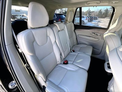 Certified 2024 Volvo XC90 B6 Ultimate w/ Protection Package Premier image 18
