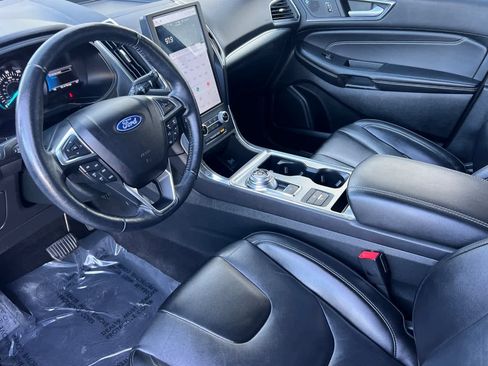 Used 2022 Ford Edge Titanium image 11