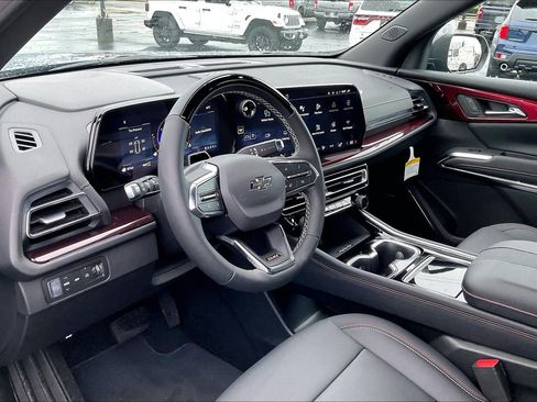 New 2026 Chevrolet Traverse Z71 w/ Enhanced Driving Package image 6