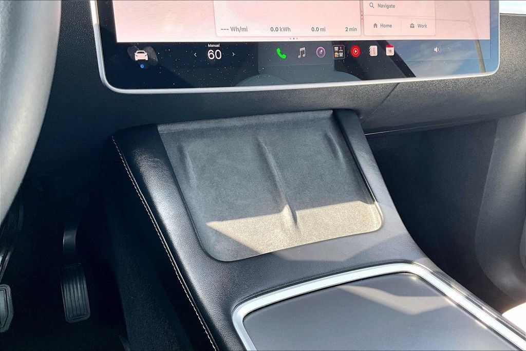 Used 2024 Tesla Model Y Long Range AWD/4WD image 16