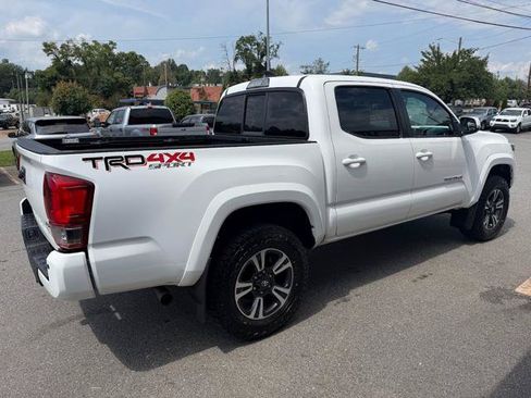 Used 2016 Toyota Tacoma TRD Sport w/ Premium & Technology Package AWD/4WD image 5