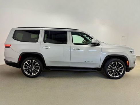 Used 2022 Jeep Wagoneer Series II w/ Convenience Group I image 4