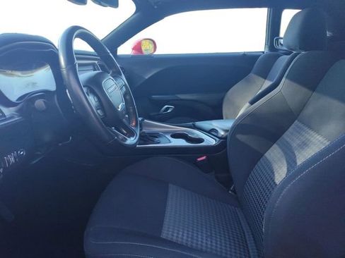 Used 2022 Dodge Challenger GT w/ Blacktop Package image 9