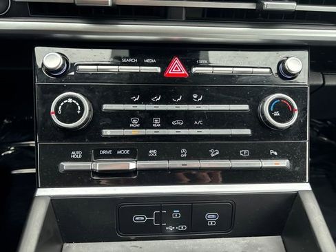 Certified 2025 Hyundai Santa Fe SE image 15