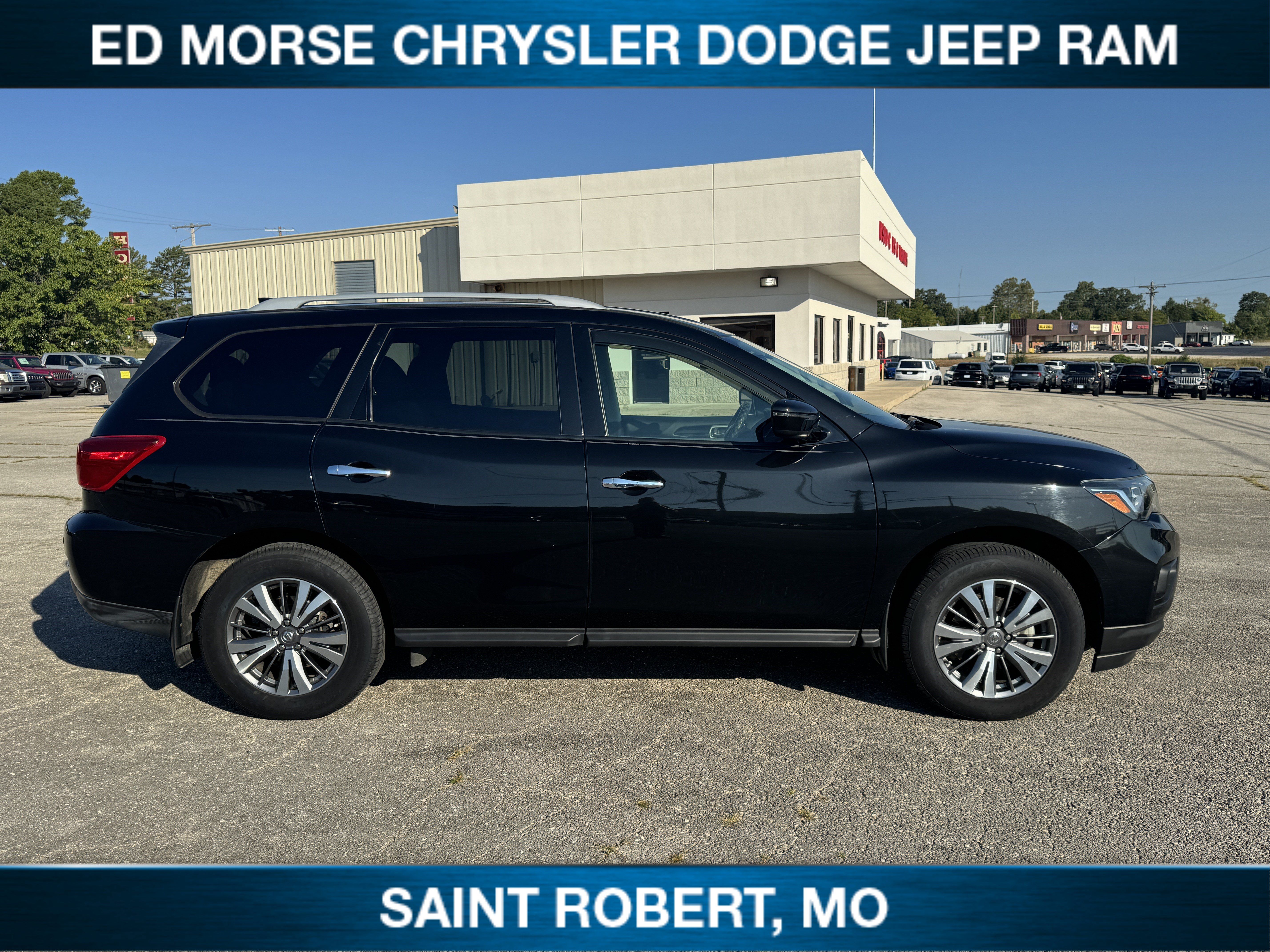 Used 2020 Nissan Pathfinder S AWD/4WD image 7