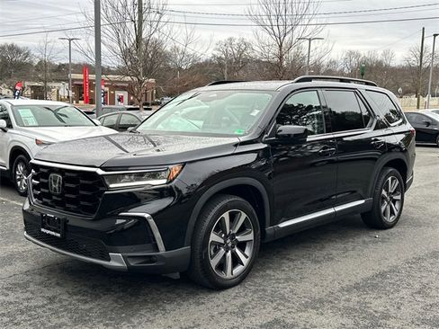 Used 2025 Honda Pilot Elite image 2