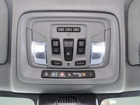 Used 2025 GMC Sierra 2500 Denali w/ Denali Reserve Package image 19