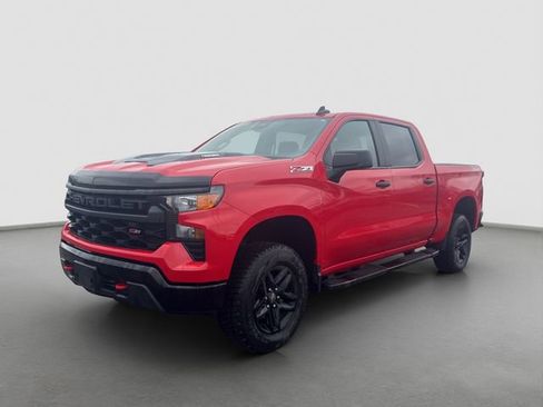 Used 2025 Chevrolet Silverado 1500 Custom Trail Boss AWD/4WD image 1