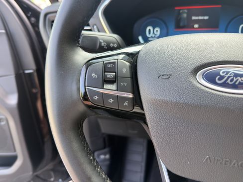Used 2025 Ford Escape Platinum AWD/4WD image 16