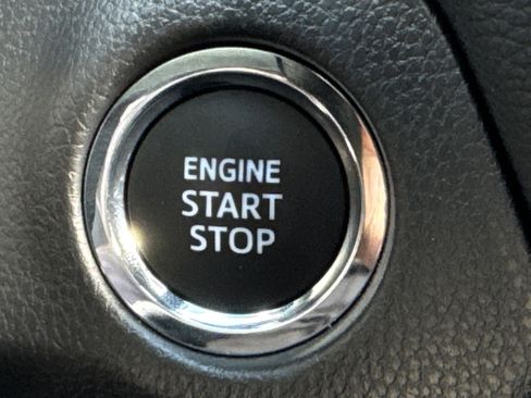 Used 2025 Toyota RAV4 XLE image 21